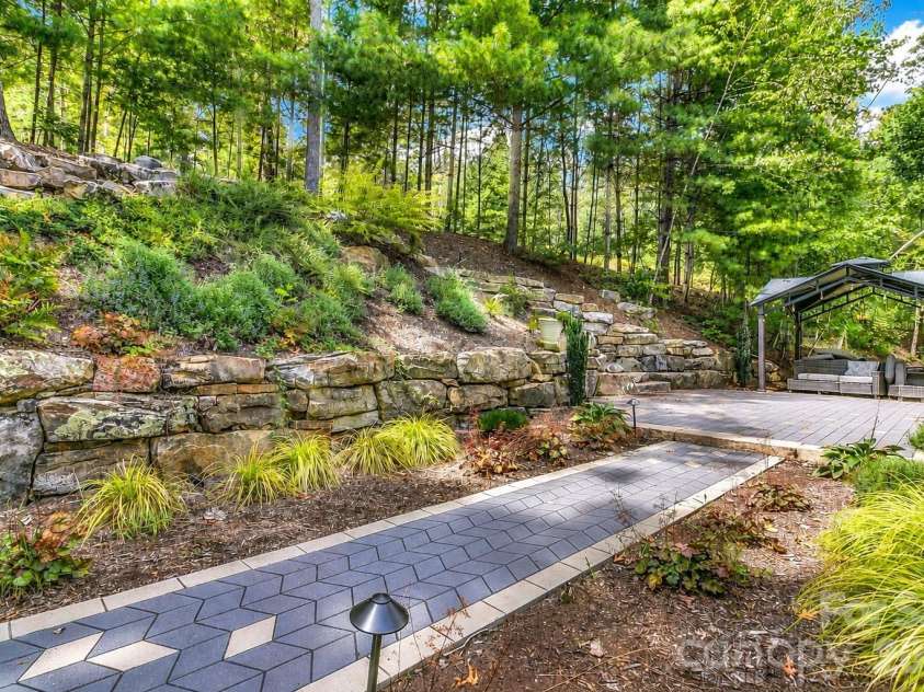 643 Mill Ridge Drive, Mills River, NC 28759.  MLS# CAR4419337, YatesRealty ID 52661. 