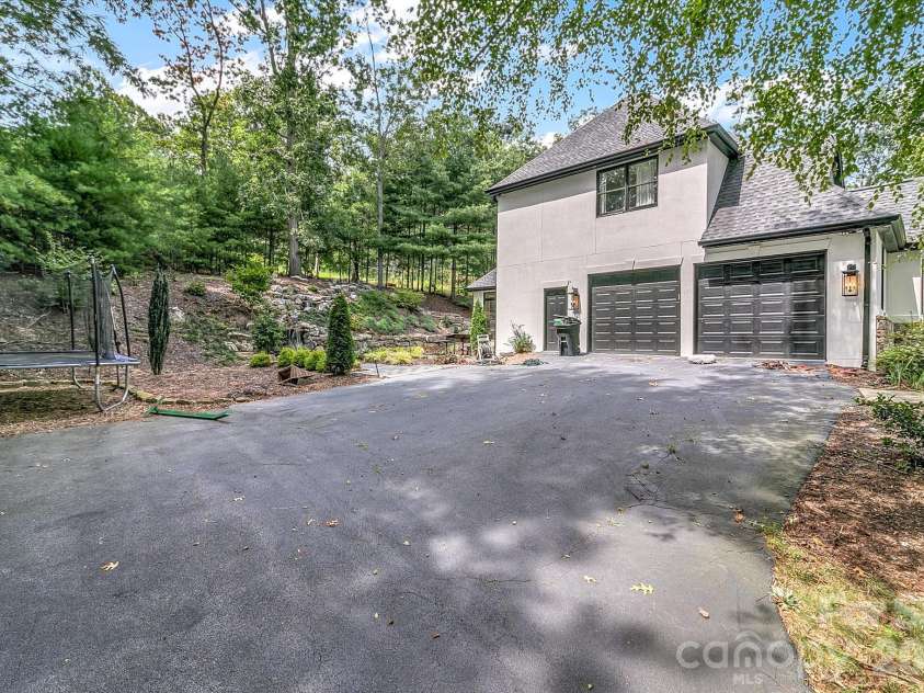 643 Mill Ridge Drive, Mills River, NC 28759.  MLS# CAR4419337, YatesRealty ID 52661. 