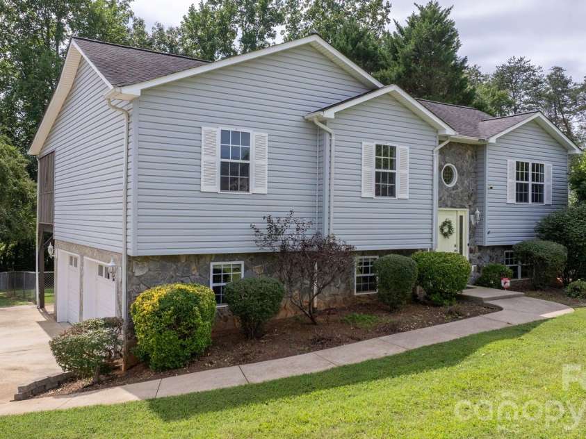 2103 Samanthas Wells Lane, Newton, NC 28658.  MLS# CAR4424812, YatesRealty ID 52667. 