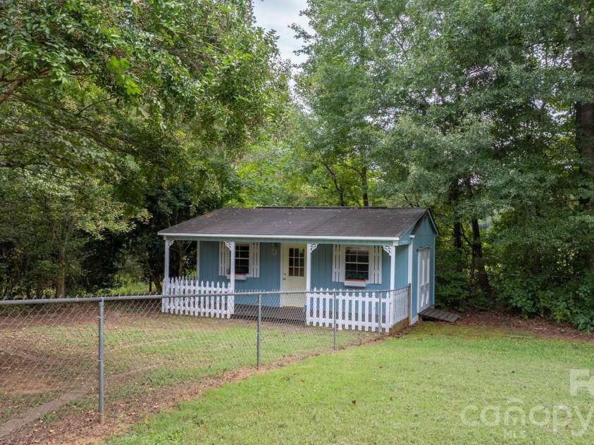 2103 Samanthas Wells Lane, Newton, NC 28658.  MLS# CAR4424812, YatesRealty ID 52667. 