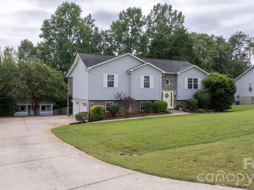 2103 Samanthas Wells Lane, Newton, NC 28658.  MLS# CAR4424812, YatesRealty ID 52667. 