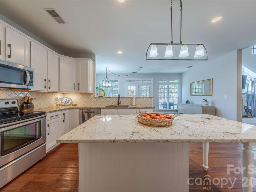 5919 Summer Fog End None, Fort Mill, SC 29708.  MLS# CAR4357586, YatesRealty ID 5267. Stainless Appliances