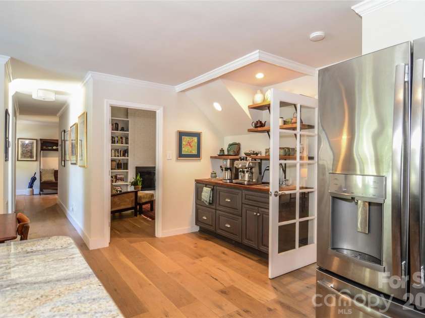 500 Laurel Fork Drive, Matthews, NC 28105.  MLS# CAR4424461, YatesRealty ID 52672. Large Kitchen With Custon Coffee/Tea Bar and Sink