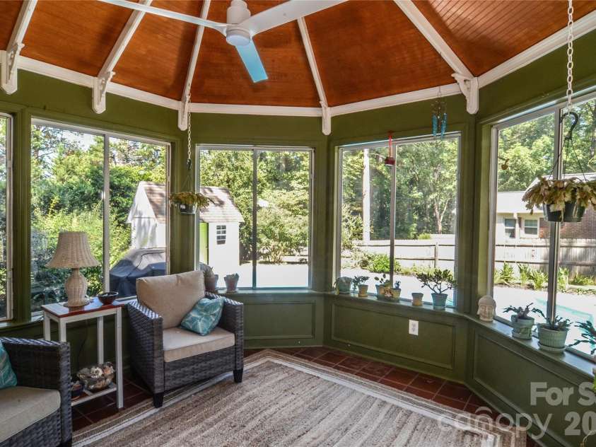 500 Laurel Fork Drive, Matthews, NC 28105.  MLS# CAR4424461, YatesRealty ID 52672. Sunroom with Vaulted Ceiling