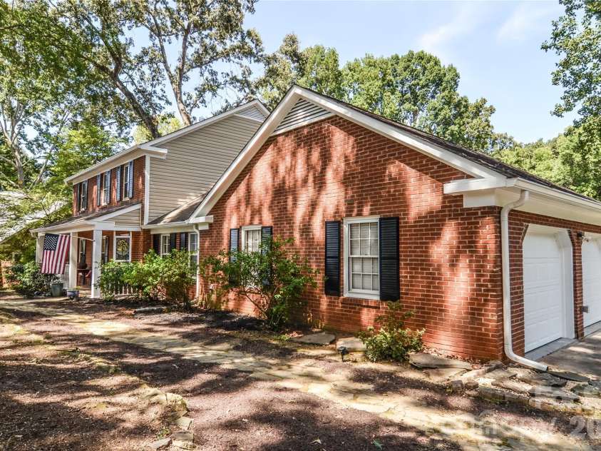500 Laurel Fork Drive, Matthews, NC 28105.  MLS# CAR4424461, YatesRealty ID 52672. Two-Car Garage With Side Entry