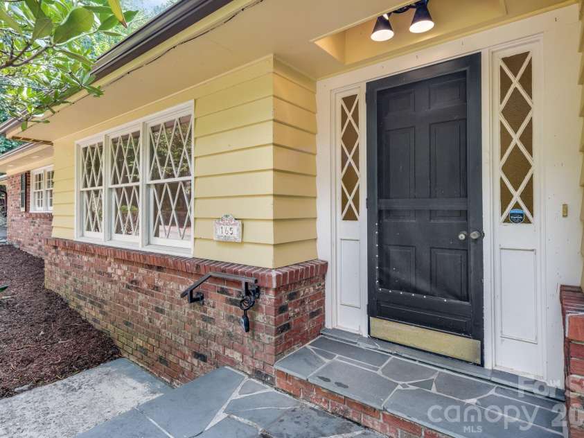 165 Cherokee Road, Asheville, NC 28804.  MLS# CAR4414099, YatesRealty ID 52673. 