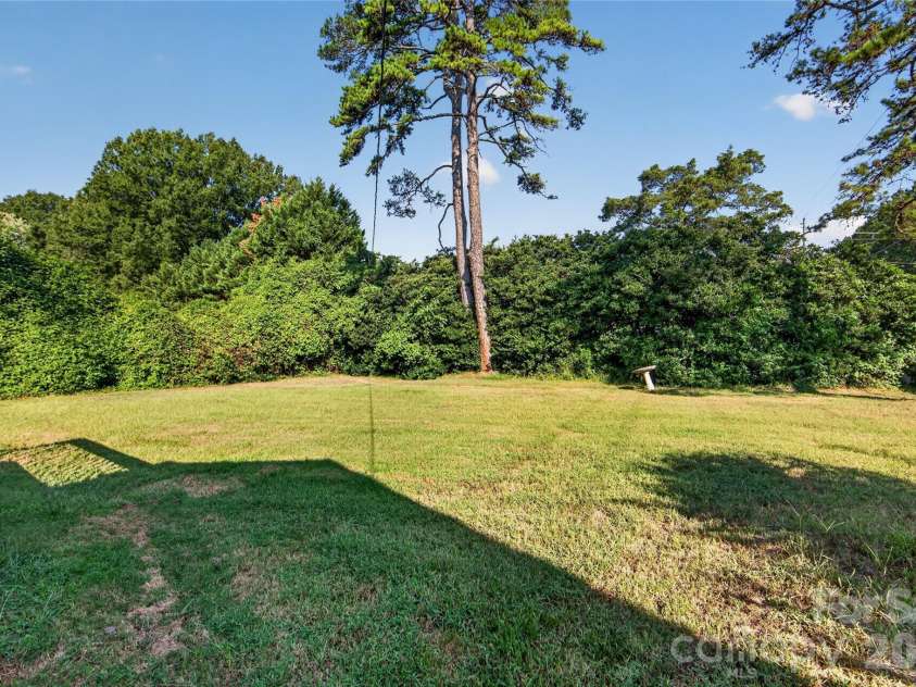 1100 Turnbridge Road, Charlotte, NC 28226.  MLS# CAR4394163, YatesRealty ID 52675. Back yard