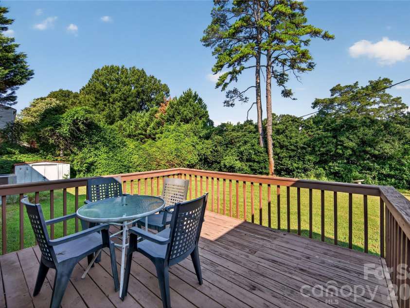 1100 Turnbridge Road, Charlotte, NC 28226.  MLS# CAR4394163, YatesRealty ID 52675. Deck