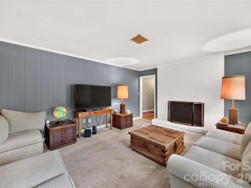 1100 Turnbridge Road, Charlotte, NC 28226.  MLS# CAR4394163, YatesRealty ID 52675. Den