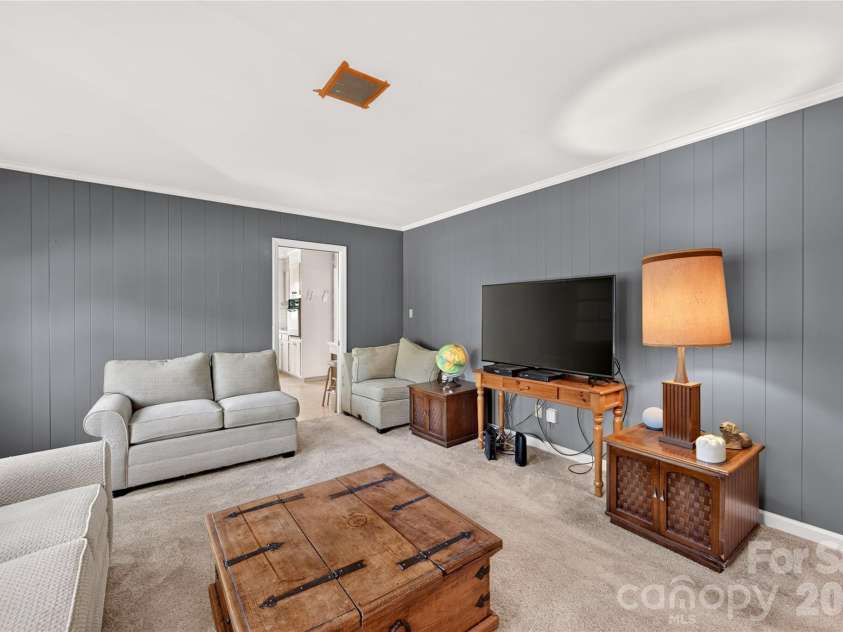 1100 Turnbridge Road, Charlotte, NC 28226.  MLS# CAR4394163, YatesRealty ID 52675. Den