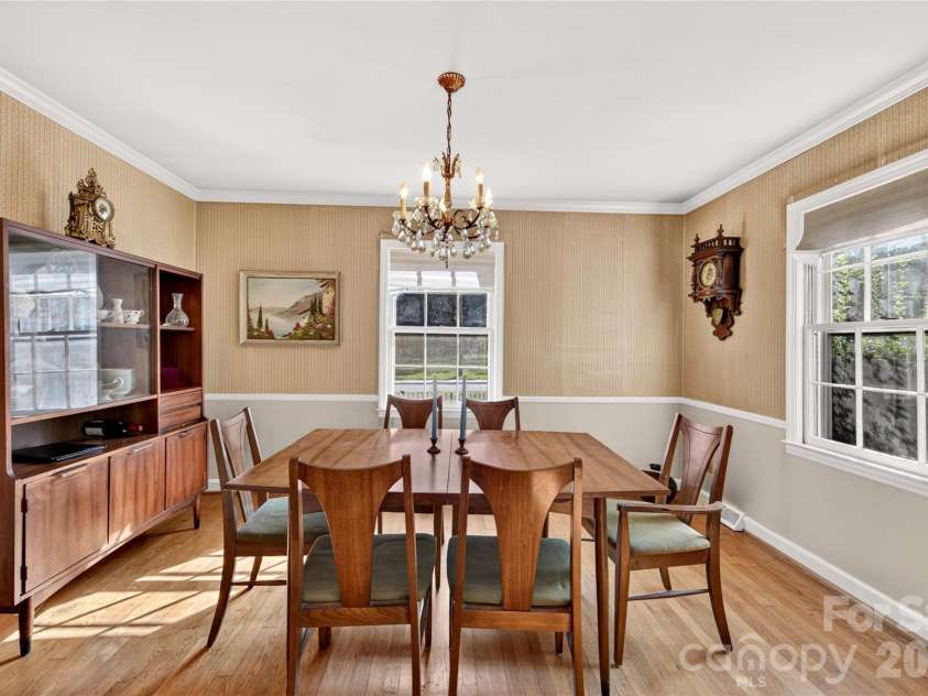 1100 Turnbridge Road, Charlotte, NC 28226.  MLS# CAR4394163, YatesRealty ID 52675. Dining Room