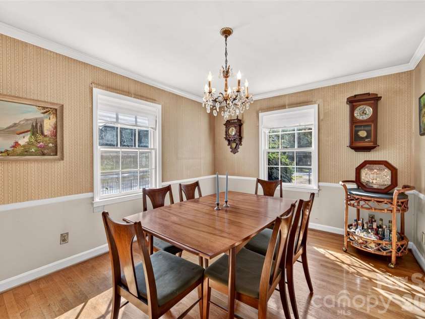 1100 Turnbridge Road, Charlotte, NC 28226.  MLS# CAR4394163, YatesRealty ID 52675. Dining Room