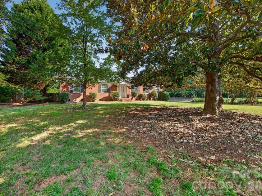 1100 Turnbridge Road, Charlotte, NC 28226.  MLS# CAR4394163, YatesRealty ID 52675. Front