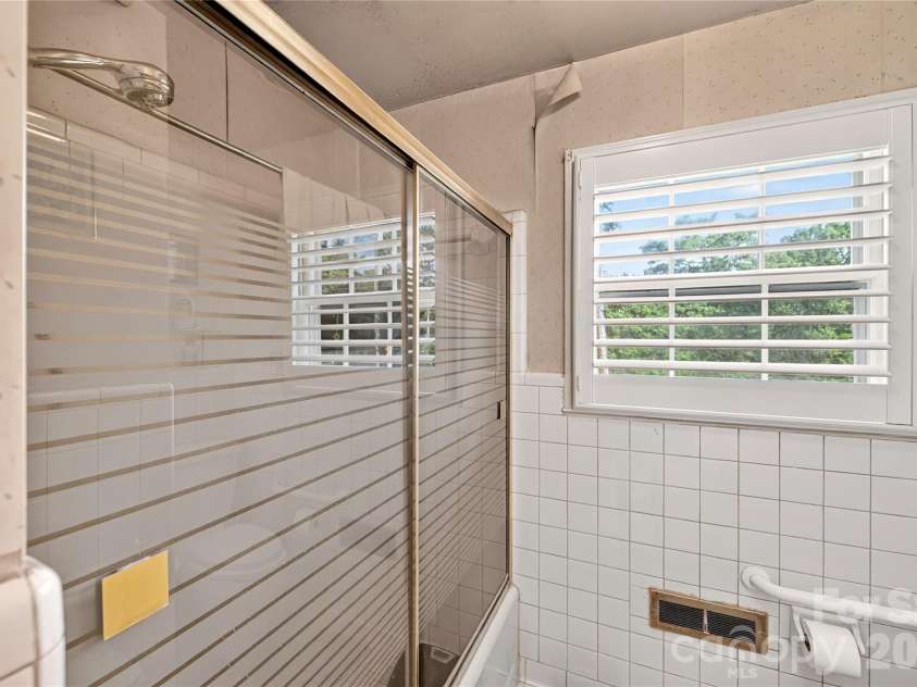 1100 Turnbridge Road, Charlotte, NC 28226.  MLS# CAR4394163, YatesRealty ID 52675. Hall bathroom