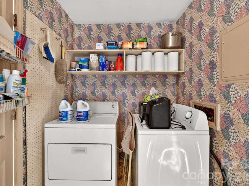 1100 Turnbridge Road, Charlotte, NC 28226.  MLS# CAR4394163, YatesRealty ID 52675. Laundry room