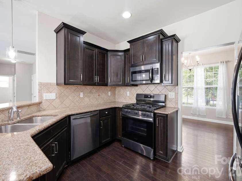 10609 Candlestick Court, Charlotte, NC 28273.  MLS# CAR4424540, YatesRealty ID 52676. 