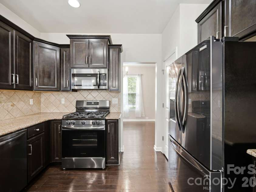 10609 Candlestick Court, Charlotte, NC 28273.  MLS# CAR4424540, YatesRealty ID 52676. 