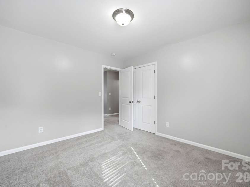 10609 Candlestick Court, Charlotte, NC 28273.  MLS# CAR4424540, YatesRealty ID 52676. 
