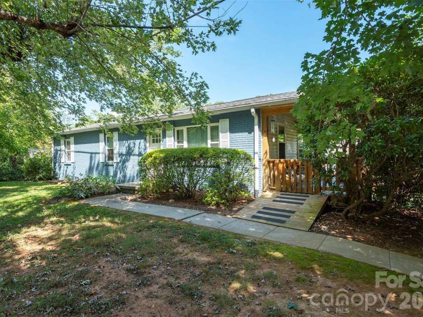 18 Hookers Gap Road, Candler, NC 28715.  MLS# CAR4415032, YatesRealty ID 52679. 