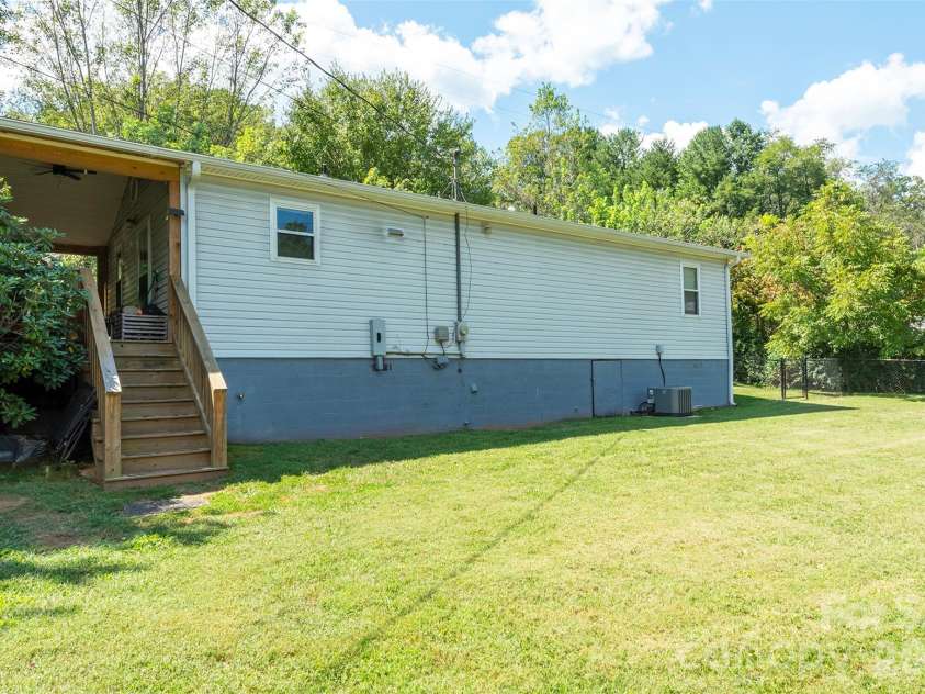 18 Hookers Gap Road, Candler, NC 28715.  MLS# CAR4415032, YatesRealty ID 52679. 