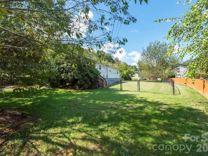 18 Hookers Gap Road, Candler, NC 28715.  MLS# CAR4415032, YatesRealty ID 52679. 