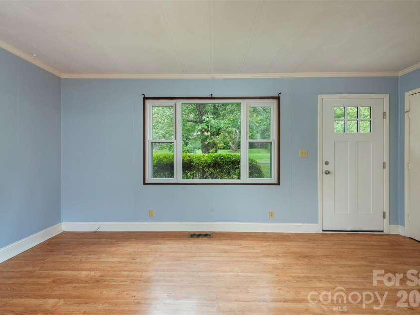 18 Hookers Gap Road, Candler, NC 28715.  MLS# CAR4415032, YatesRealty ID 52679. 