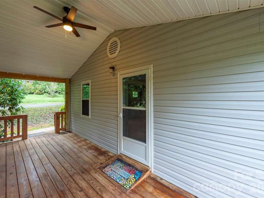 18 Hookers Gap Road, Candler, NC 28715.  MLS# CAR4415032, YatesRealty ID 52679. 