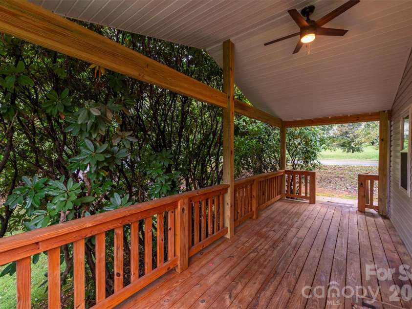18 Hookers Gap Road, Candler, NC 28715.  MLS# CAR4415032, YatesRealty ID 52679. 