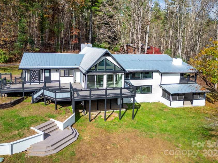 158 Glen Echo Lane, Hendersonville, NC 28739.  MLS# CAR4197828, YatesRealty ID 5268. 