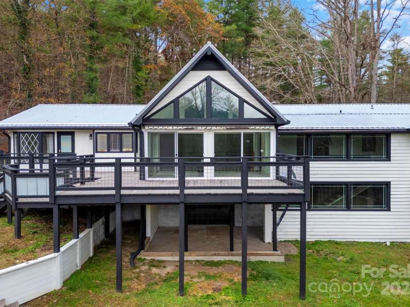158 Glen Echo Lane, Hendersonville, NC 28739.  MLS# CAR4197828, YatesRealty ID 5268. 