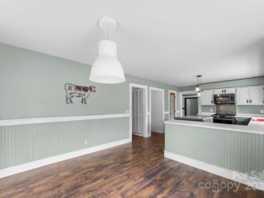 158 Glen Echo Lane, Hendersonville, NC 28739.  MLS# CAR4197828, YatesRealty ID 5268. 