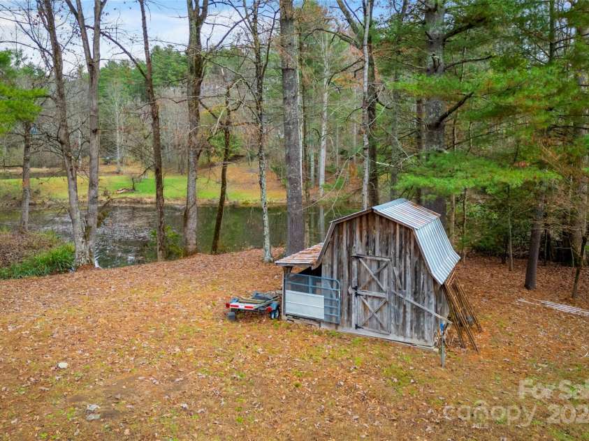 158 Glen Echo Lane, Hendersonville, NC 28739.  MLS# CAR4197828, YatesRealty ID 5268. 