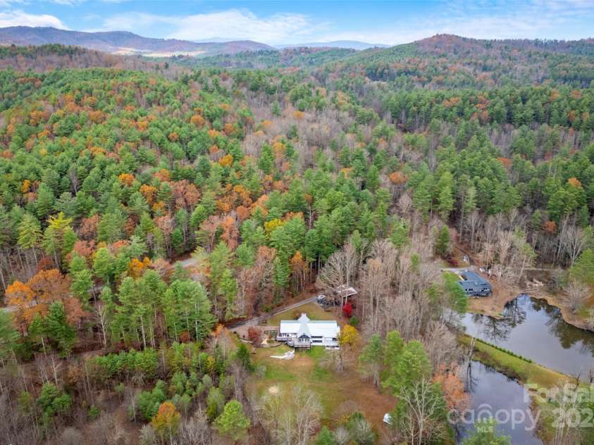 158 Glen Echo Lane, Hendersonville, NC 28739.  MLS# CAR4197828, YatesRealty ID 5268. 