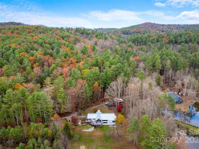 158 Glen Echo Lane, Hendersonville, NC 28739.  MLS# CAR4197828, YatesRealty ID 5268. 