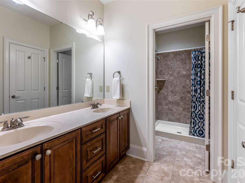 20 East Owl Creek Lane, Fairview, NC 28730.  MLS# CAR4258624, YatesRealty ID 5268. 