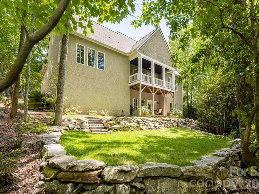 20 East Owl Creek Lane, Fairview, NC 28730.  MLS# CAR4258624, YatesRealty ID 5268. 