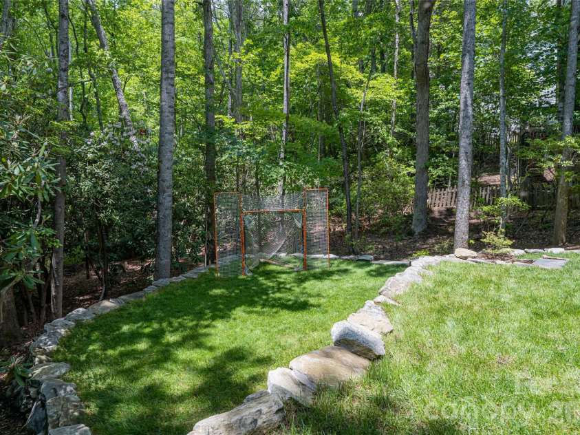 20 East Owl Creek Lane, Fairview, NC 28730.  MLS# CAR4258624, YatesRealty ID 5268. 