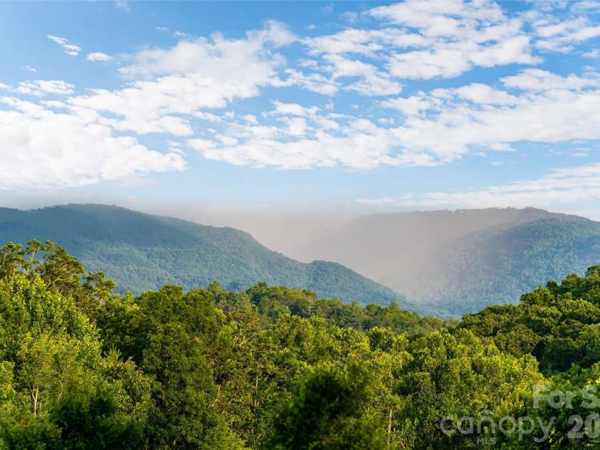 20 East Owl Creek Lane, Fairview, NC 28730.  MLS# CAR4258624, YatesRealty ID 5268. 