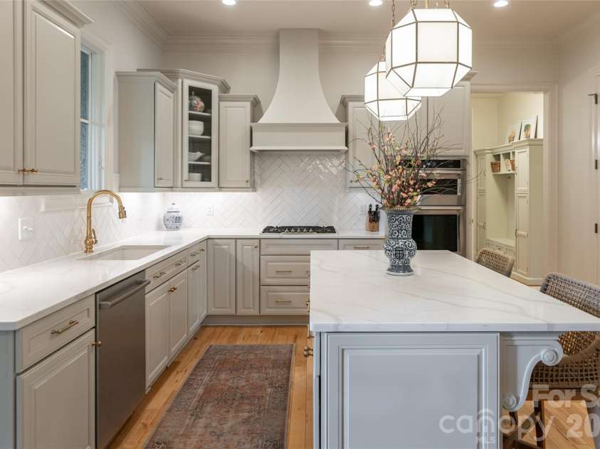 20 East Owl Creek Lane, Fairview, NC 28730.  MLS# CAR4258624, YatesRealty ID 5268. 