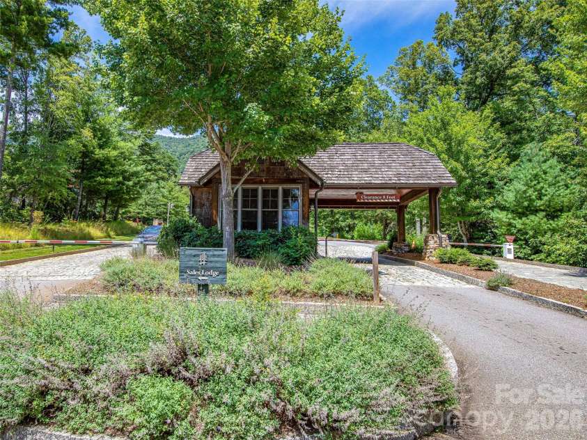 20 East Owl Creek Lane, Fairview, NC 28730.  MLS# CAR4258624, YatesRealty ID 5268. 