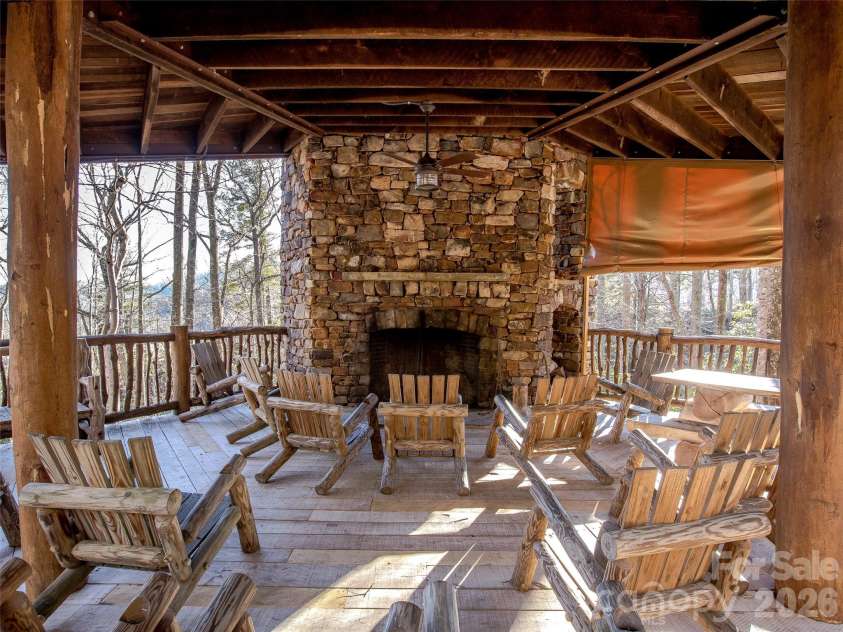20 East Owl Creek Lane, Fairview, NC 28730.  MLS# CAR4258624, YatesRealty ID 5268. Southcliff Pavilion