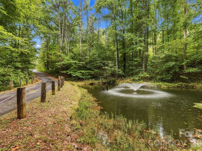 1079 Dupont Road, Hendersonville, NC 28739.  MLS# CAR4427510, YatesRealty ID 52680. 