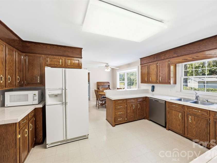 2022 Crowders Creek Road, Gastonia, NC 28052.  MLS# CAR4427710, YatesRealty ID 52681. 