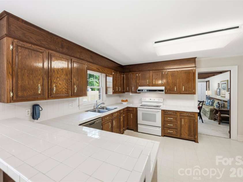 2022 Crowders Creek Road, Gastonia, NC 28052.  MLS# CAR4427710, YatesRealty ID 52681. 