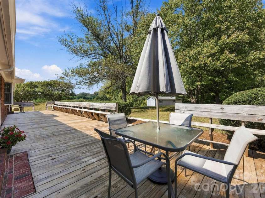 2022 Crowders Creek Road, Gastonia, NC 28052.  MLS# CAR4427710, YatesRealty ID 52681. 