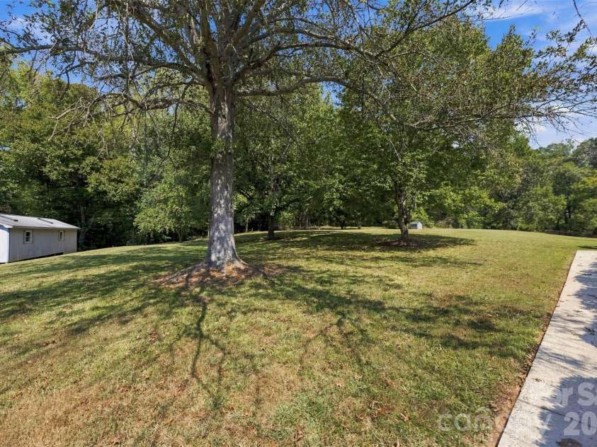 2022 Crowders Creek Road, Gastonia, NC 28052.  MLS# CAR4427710, YatesRealty ID 52681. 