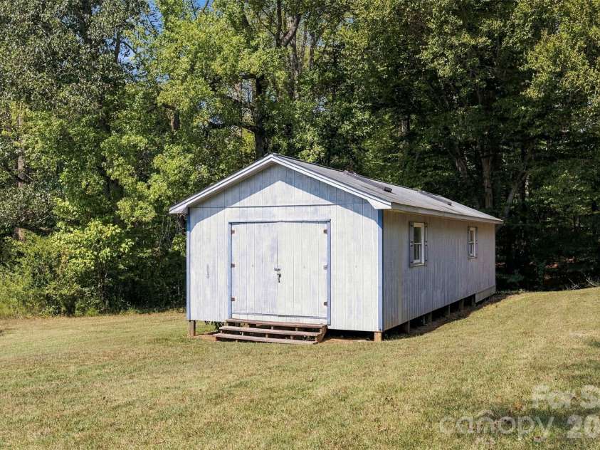 2022 Crowders Creek Road, Gastonia, NC 28052.  MLS# CAR4427710, YatesRealty ID 52681. 