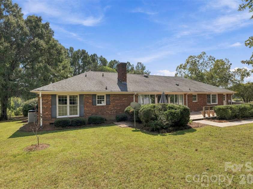 2022 Crowders Creek Road, Gastonia, NC 28052.  MLS# CAR4427710, YatesRealty ID 52681. 