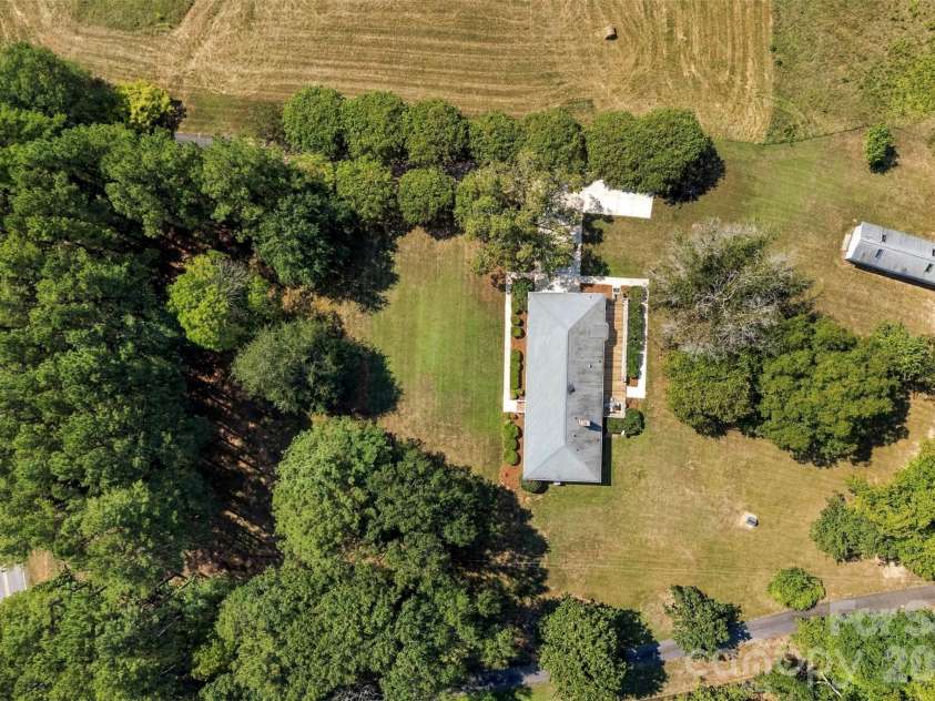 2022 Crowders Creek Road, Gastonia, NC 28052.  MLS# CAR4427710, YatesRealty ID 52681. 
