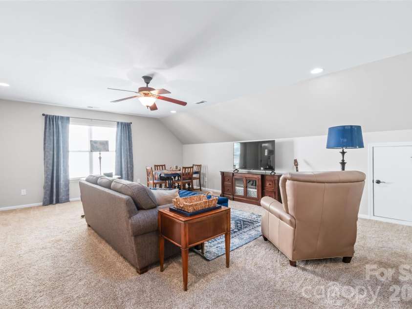 3327 Brackhill Street, Davidson, NC 28036.  MLS# CAR4418504, YatesRealty ID 52682. 